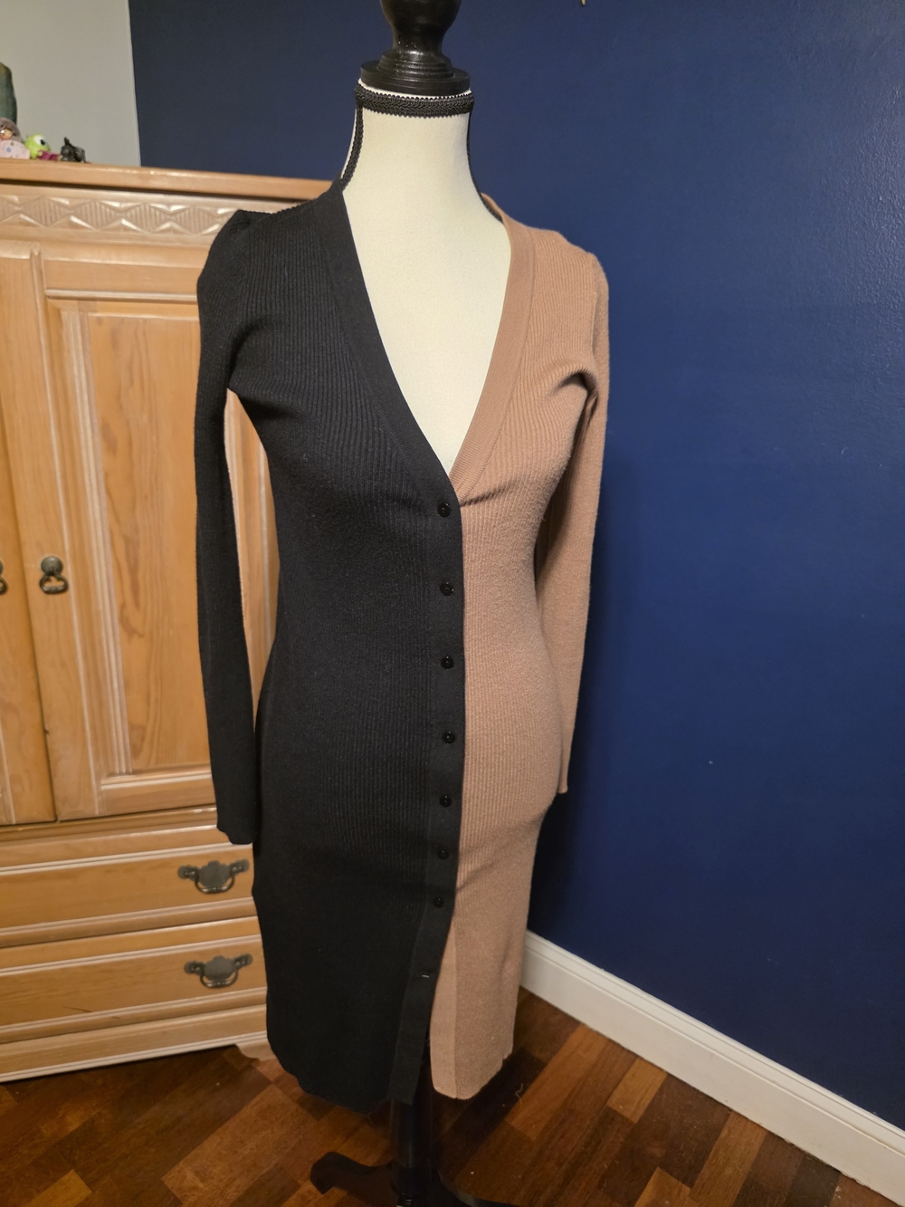 Colorblock Ribbed Button-Front Long Sleeve Dress — Black & Brown